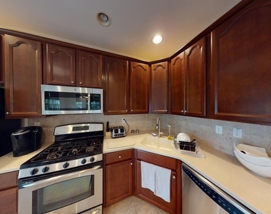 206 Concord Place - Photo Thumbnail 15