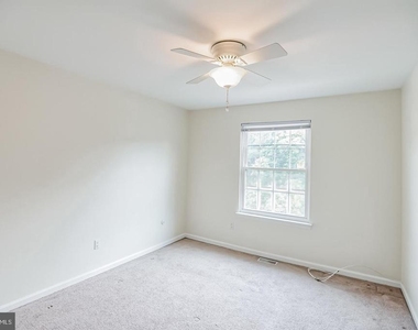 127 Kings Croft - Photo Thumbnail 16