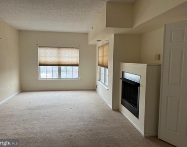 6252 Main Street - Photo Thumbnail 8