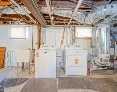 158 Wyoming Avenue - Photo Thumbnail 20