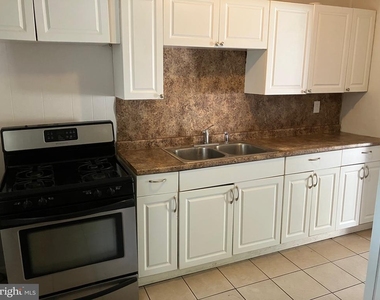 129 Lemmon Avenue - Photo Thumbnail 4