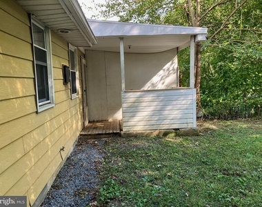 129 Lemmon Avenue - Photo Thumbnail 9