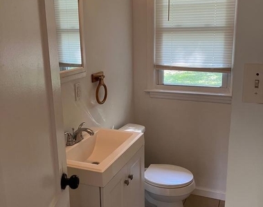 129 Lemmon Avenue - Photo Thumbnail 5