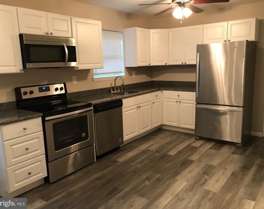 144 Hargrove Avenue - Photo Thumbnail 4