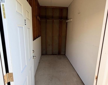 3200 W Brigantine Avenue - Photo Thumbnail 16