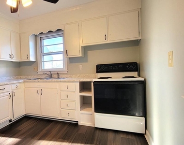 719 Jefferson Street - Photo Thumbnail 5