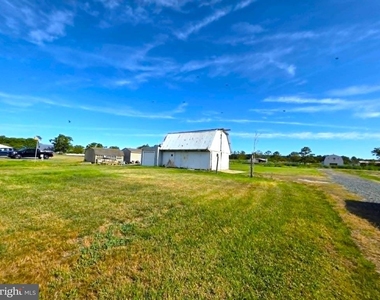 22931 Steele Drive - Photo Thumbnail 3