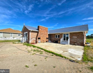 22931 Steele Drive - Photo Thumbnail 7