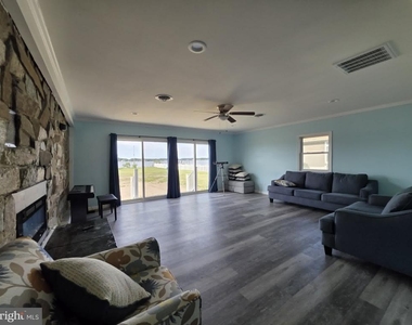 22931 Steele Drive - Photo Thumbnail 16
