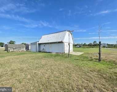22931 Steele Drive - Photo Thumbnail 2