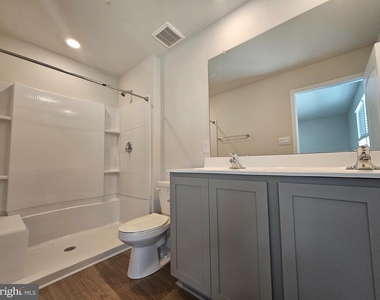 1410 Sugarplum Lane - Photo Thumbnail 25