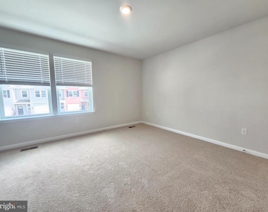 1410 Sugarplum Lane - Photo Thumbnail 23