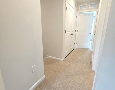 1410 Sugarplum Lane - Photo Thumbnail 34