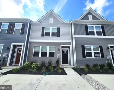 1410 Sugarplum Lane - Photo Thumbnail 3