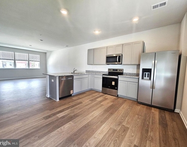 1410 Sugarplum Lane - Photo Thumbnail 13