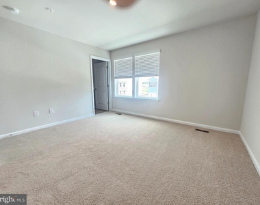 1410 Sugarplum Lane - Photo Thumbnail 24