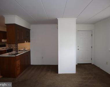 319 Camden Avenue - Photo Thumbnail 3