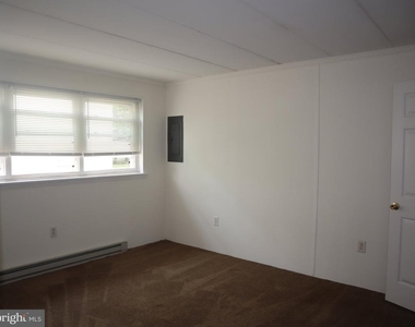 319 Camden Avenue - Photo Thumbnail 8