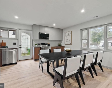 1125 Devonshire Drive - Photo Thumbnail 8