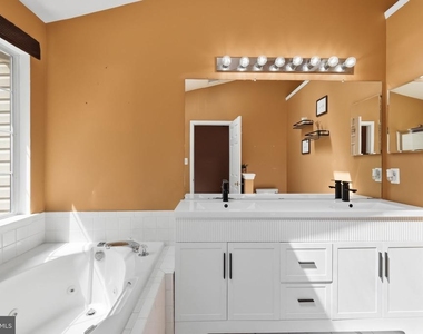 7827 Quill Point Drive - Photo Thumbnail 11
