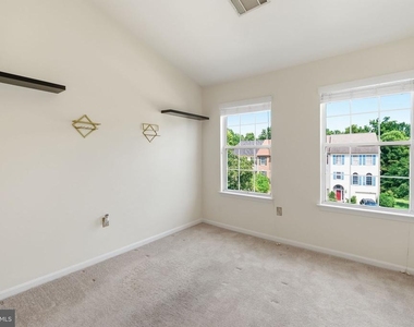 7827 Quill Point Drive - Photo Thumbnail 13