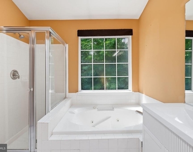 7827 Quill Point Drive - Photo Thumbnail 10