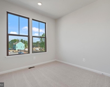 6947 Gladebrook Rd - Photo Thumbnail 22