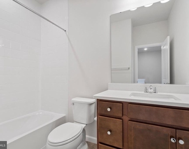 6947 Gladebrook Rd - Photo Thumbnail 25