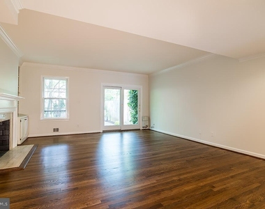 3500 Hamlet Place - Photo Thumbnail 4