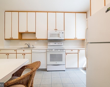 3500 Hamlet Place - Photo Thumbnail 5