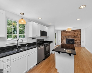 4009 Shallow Brook Lane - Photo Thumbnail 5