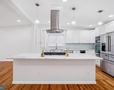 3308 Estelle Terrace - Photo Thumbnail 4