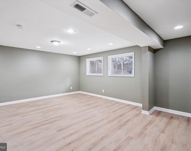 3308 Estelle Terrace - Photo Thumbnail 14