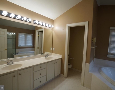 60 Calabash Court - Photo Thumbnail 12
