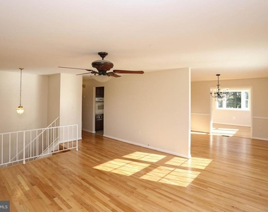 3229 Ramblewood Road - Photo Thumbnail 3