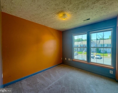 537 Macintosh Circle - Photo Thumbnail 11