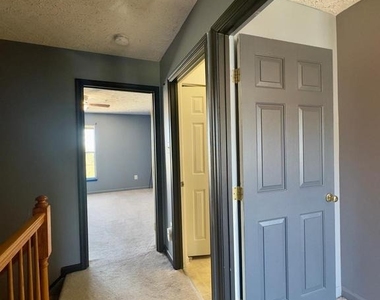 537 Macintosh Circle - Photo Thumbnail 21