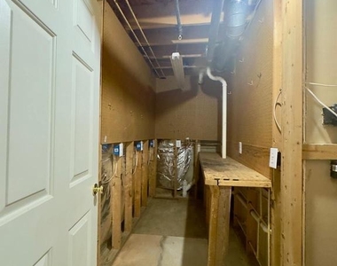 537 Macintosh Circle - Photo Thumbnail 19