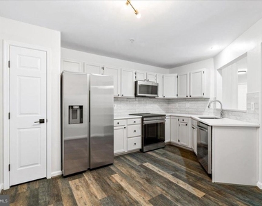 5227 Regal Court - Photo Thumbnail 7