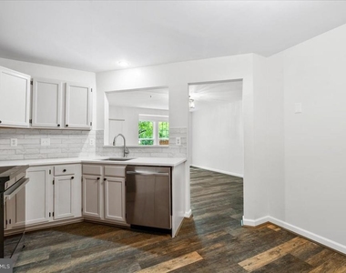 5227 Regal Court - Photo Thumbnail 10