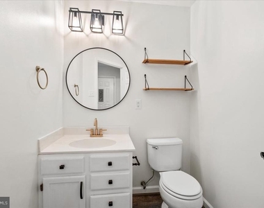 5227 Regal Court - Photo Thumbnail 6