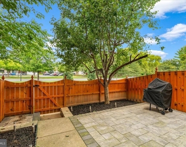 5227 Regal Court - Photo Thumbnail 27
