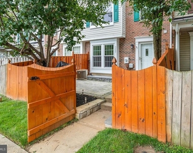 5227 Regal Court - Photo Thumbnail 1
