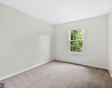 5227 Regal Court - Photo Thumbnail 14