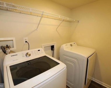 8006 Harbor Place - Photo Thumbnail 12