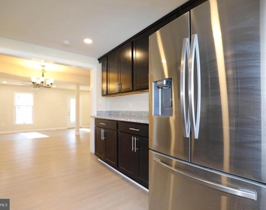 8006 Harbor Place - Photo Thumbnail 8