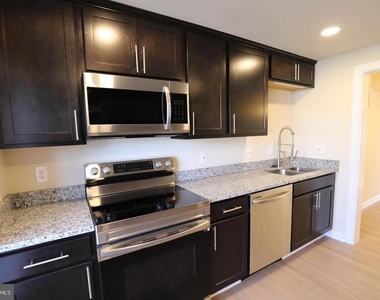 8006 Harbor Place - Photo Thumbnail 1