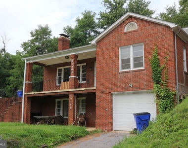 6914 Edgemont Road - Photo Thumbnail 3