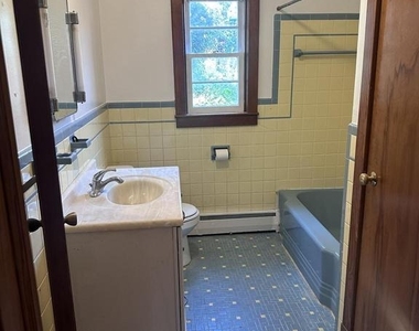 6914 Edgemont Road - Photo Thumbnail 23