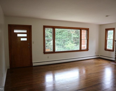 6914 Edgemont Road - Photo Thumbnail 7
